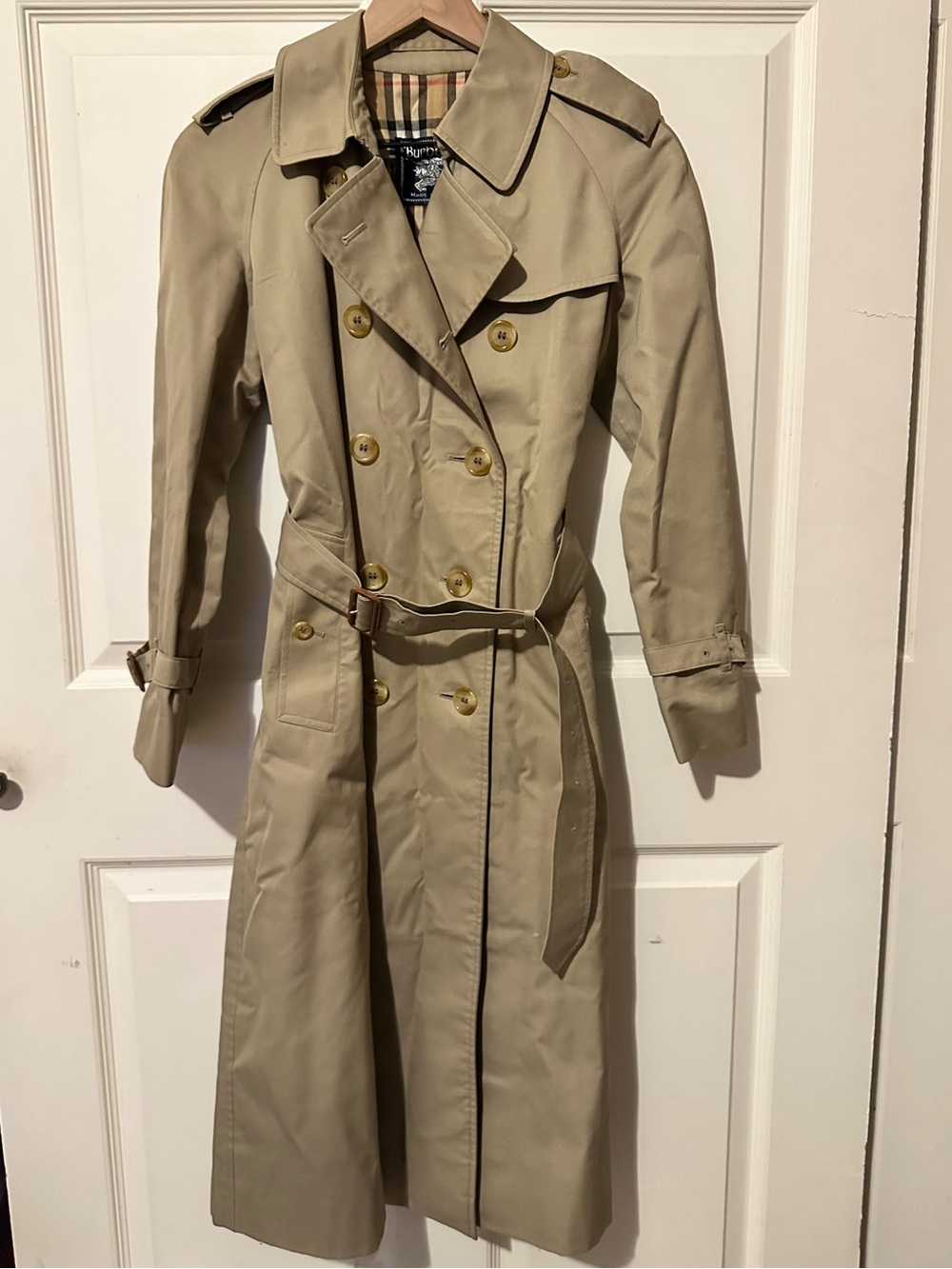 Burberrys | Trench Coat | Vintage Beige Double-Breasted Trench Coat with Belt
